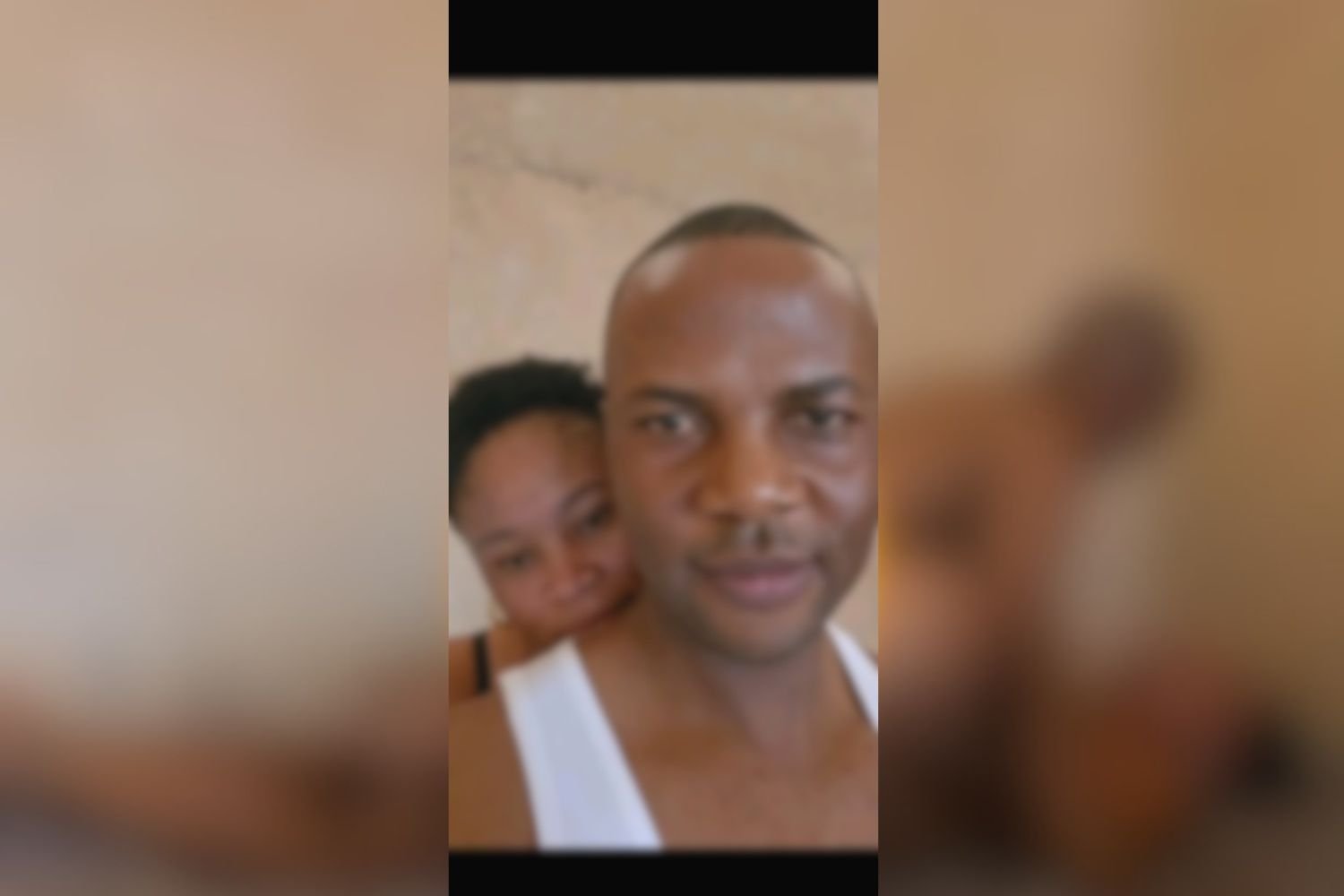 Scandale à Kolwezi : fuite d'une Vidéo intime du pasteur Delphin ...